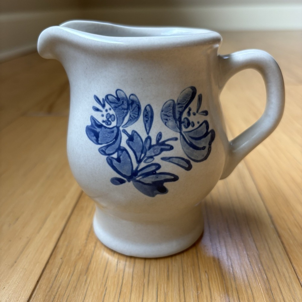Vintage Pfaltzgraff Yorktowne Creamer Pitcher Stoneware Blue Floral #7-24 USA